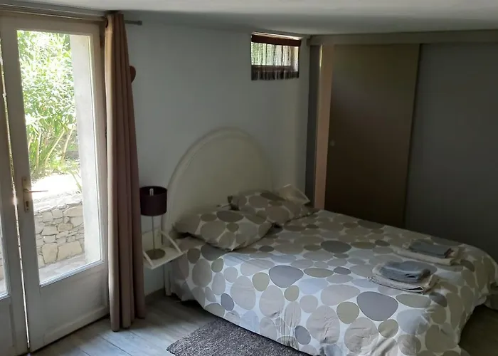 La Campagne En Nîmes