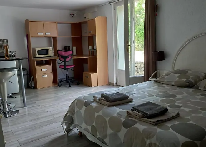 La Campagne En * Nîmes